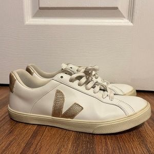 Women's Veja Campo Sneakers,Size 7, White Leather & Gold